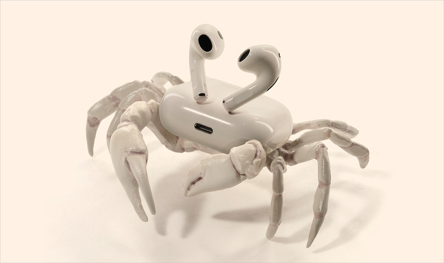 AirPods Crab. Photo © Tatsuya Tanak