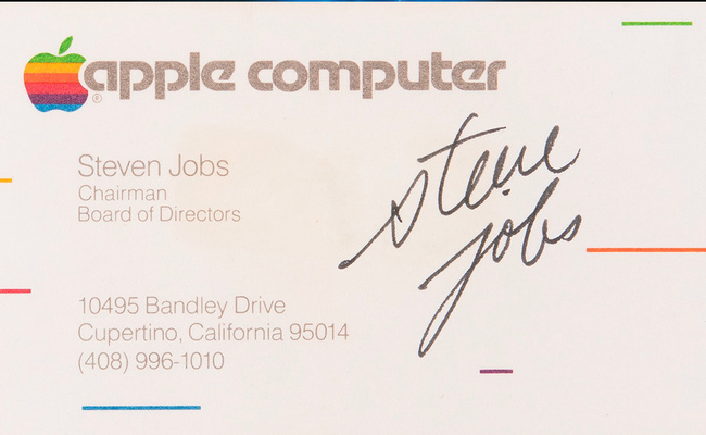 Insolite • Une carte de visite d’Apple signée par Steve Jobs vendue plus de 100 000$